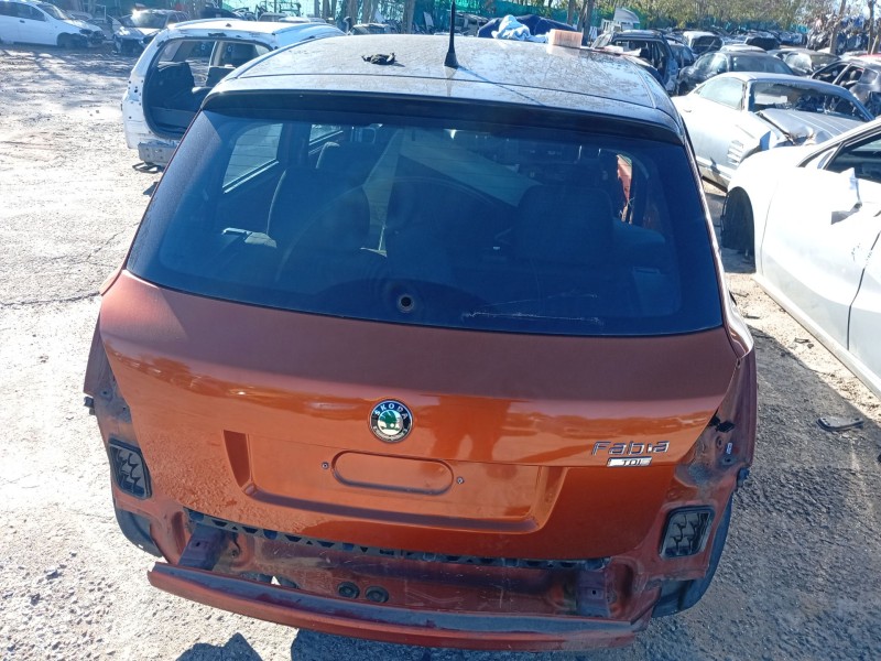 Recambio de porton trasero para skoda fabia ii (542) 1.4 tdi referencia OEM IAM 5J6827025D  