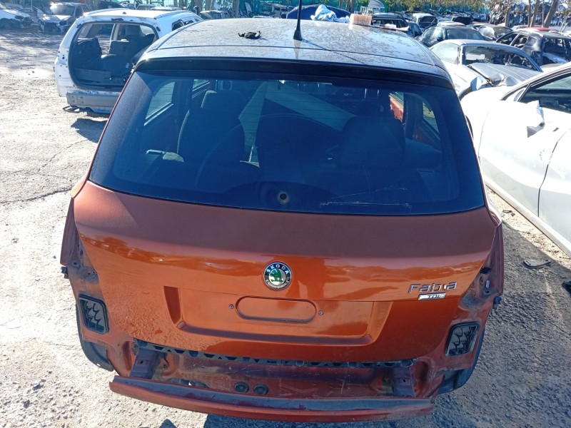 Recambio de porton trasero para skoda fabia ii (542) 1.4 tdi referencia OEM IAM 5J6827025D  