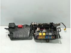 Recambio de caja reles / fusibles para mercedes-benz clase a (w176) a 200 cdi / d (176.008) referencia OEM IAM 2465401950  