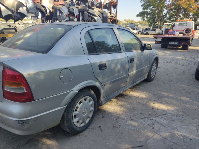 opel astra g sedán (t98) del año 1999