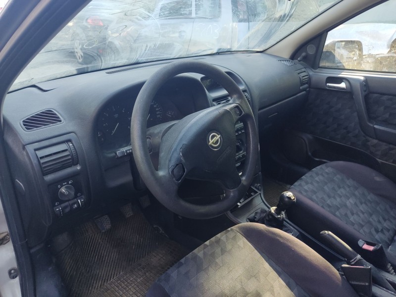 opel astra g sedán (t98) del año 1999