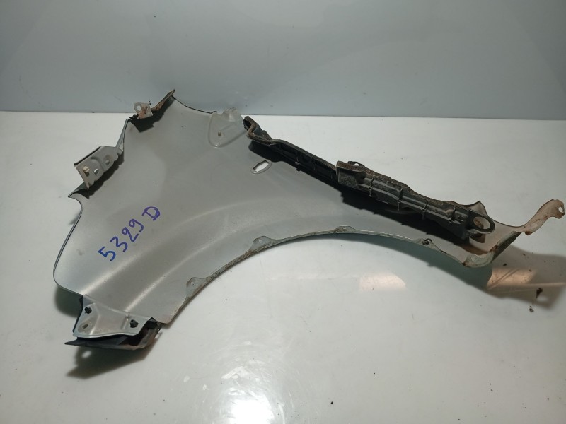 Recambio de aleta delantera derecha para toyota aygo (kgb/wnb) referencia OEM IAM 538110H010  