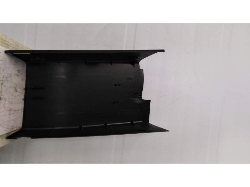 Recambio de moldura pilar derecho para  referencia OEM IAM 1607149680  