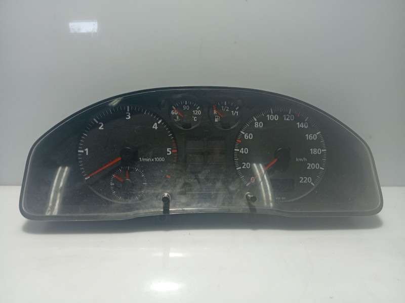 Recambio de cuadro instrumentos para audi a4 b5 (8d2) 1.8 referencia OEM IAM 88311225 8D0919033A 