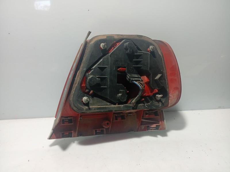 Recambio de piloto trasero izquierdo para audi a4 b5 (8d2) 1.8 referencia OEM IAM 8D0945111A  