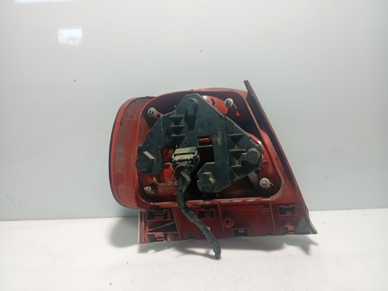 Recambio de piloto trasero derecho para audi a4 b5 (8d2) 1.8 referencia OEM IAM 8D0945112A  