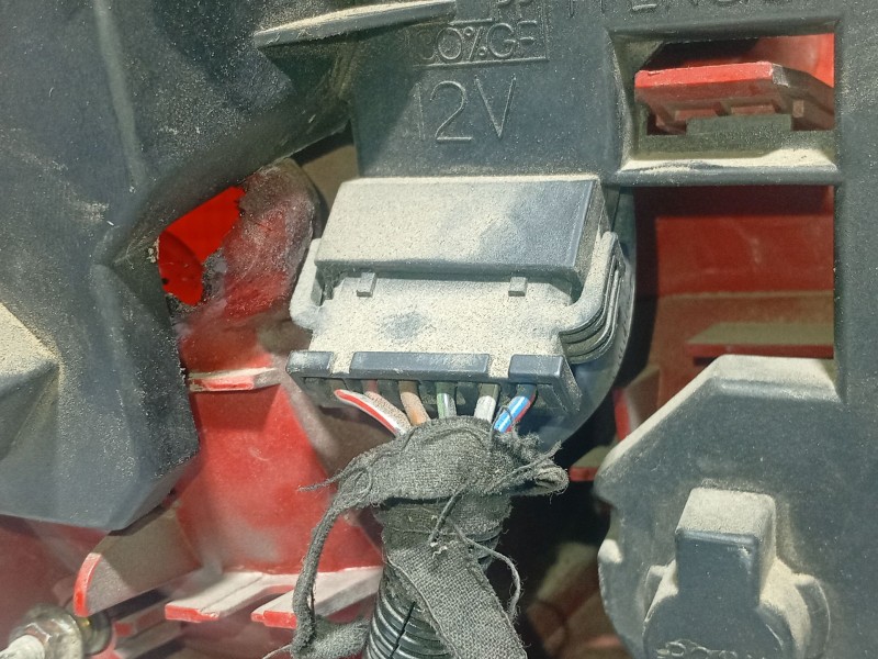 Recambio de piloto trasero derecho para audi a4 b5 (8d2) 1.8 referencia OEM IAM 8D0945112A  