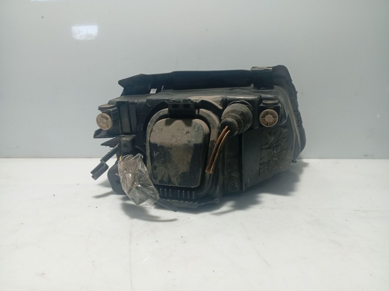 Recambio de faro izquierdo para audi a4 b5 (8d2) 1.8 referencia OEM IAM 8D0941029  