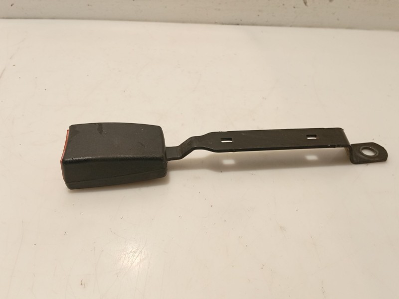 Recambio de anclaje cinturon delantero derecho para skoda fabia i (6y2) 1.2 referencia OEM IAM   