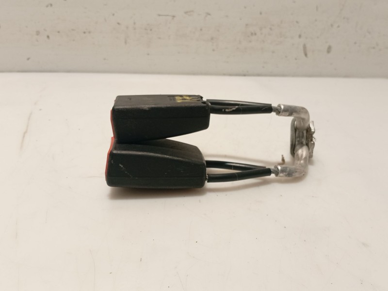 Recambio de anclaje cinturon trasero izquierdo para skoda fabia i (6y2) 1.2 referencia OEM IAM   