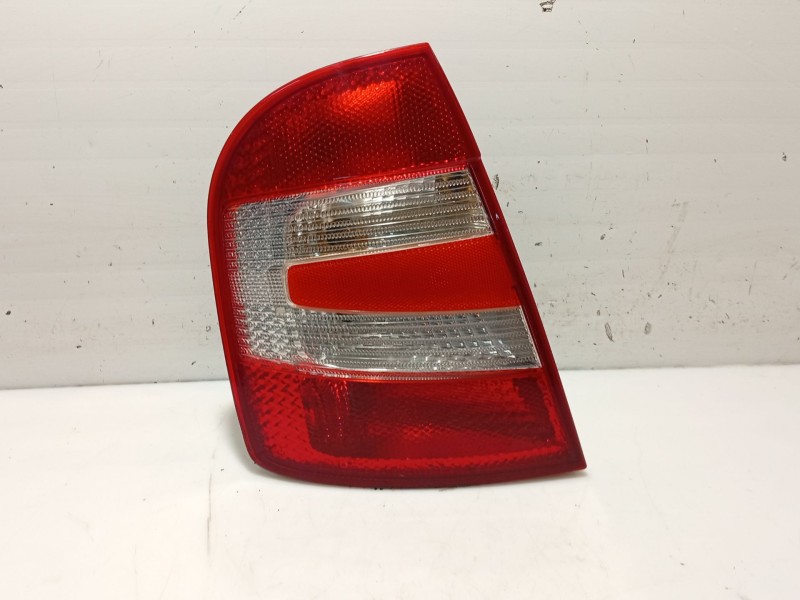 Recambio de piloto trasero izquierdo para skoda fabia i (6y2) 1.2 referencia OEM IAM 6Y6945111B  