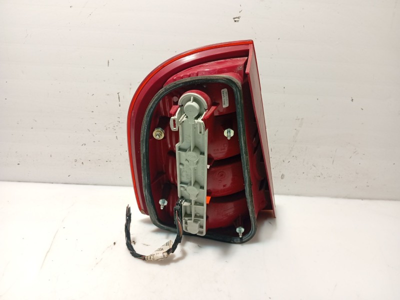 Recambio de piloto trasero derecho para skoda fabia i (6y2) 1.2 referencia OEM IAM 6Y6945112B  