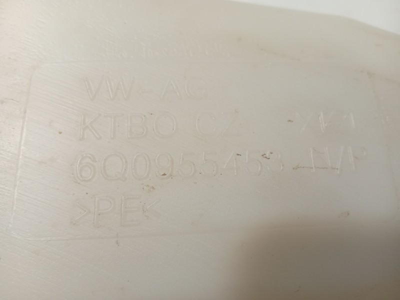 Recambio de deposito limpia para skoda fabia i (6y2) 1.2 referencia OEM IAM 6Q0955453P  