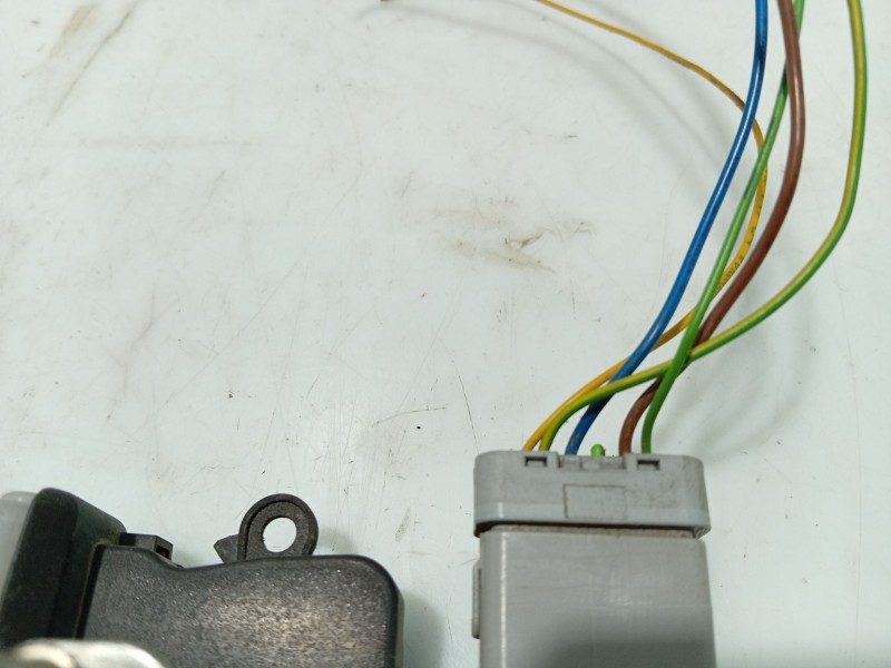 Recambio de cerradura puerta delantera izquierda para citroën xsara picasso (n68) 1.6 hdi referencia OEM IAM 9135H5  