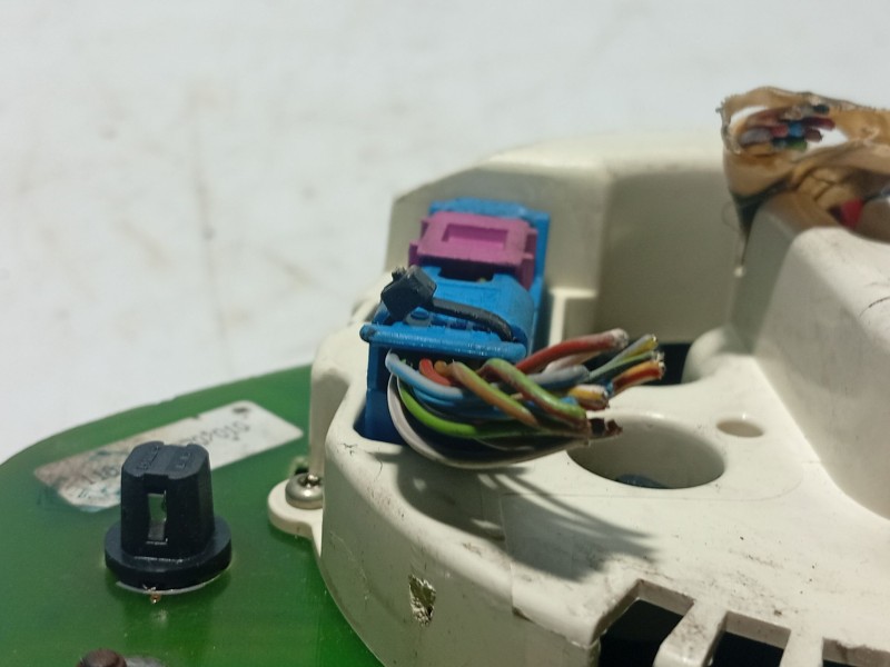 Recambio de cuadro instrumentos para audi a4 b5 (8d2) 1.9 tdi referencia OEM IAM 88311225  