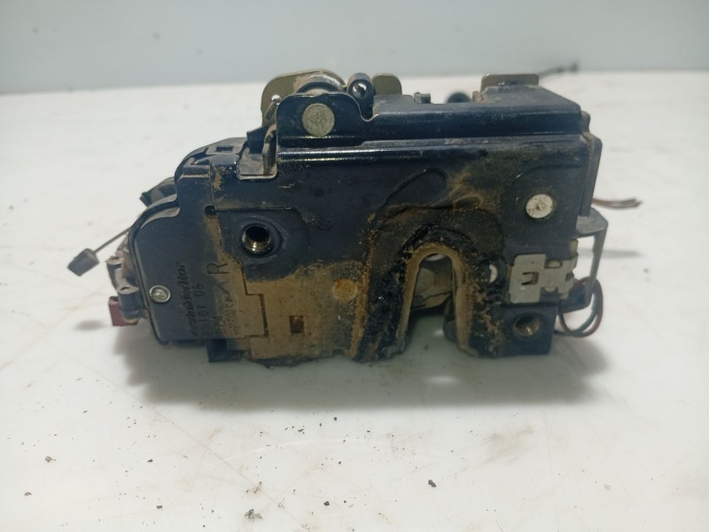 Recambio de cerradura puerta trasera derecha para skoda fabia i (6y2) 1.2 referencia OEM IAM 3B4839016AN  