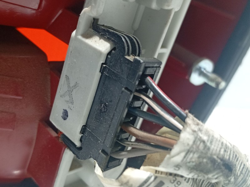 Recambio de piloto trasero izquierdo para skoda fabia i (6y2) 1.2 referencia OEM IAM 6Y6945111B  