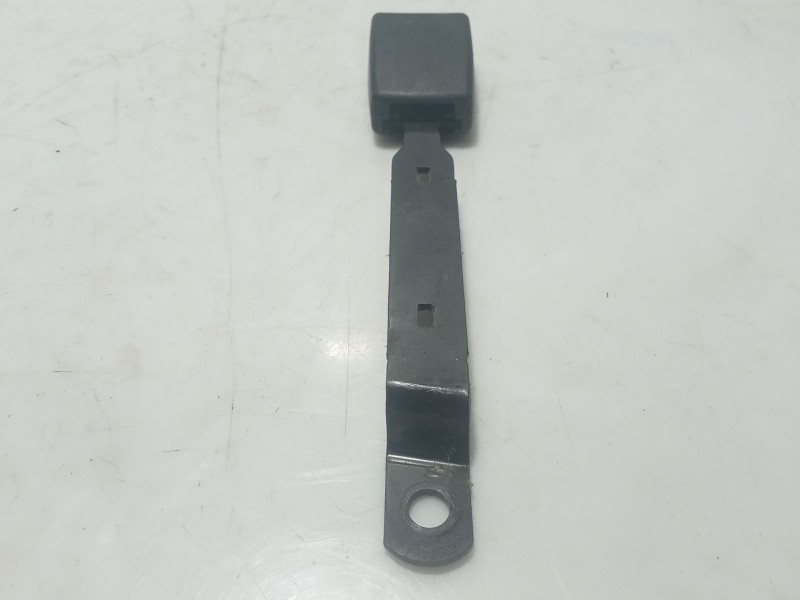 Recambio de anclaje cinturon delantero derecho para skoda fabia i (6y2) 1.2 referencia OEM IAM   