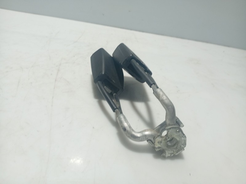 Recambio de anclaje cinturon trasero izquierdo para skoda fabia i (6y2) 1.2 referencia OEM IAM   