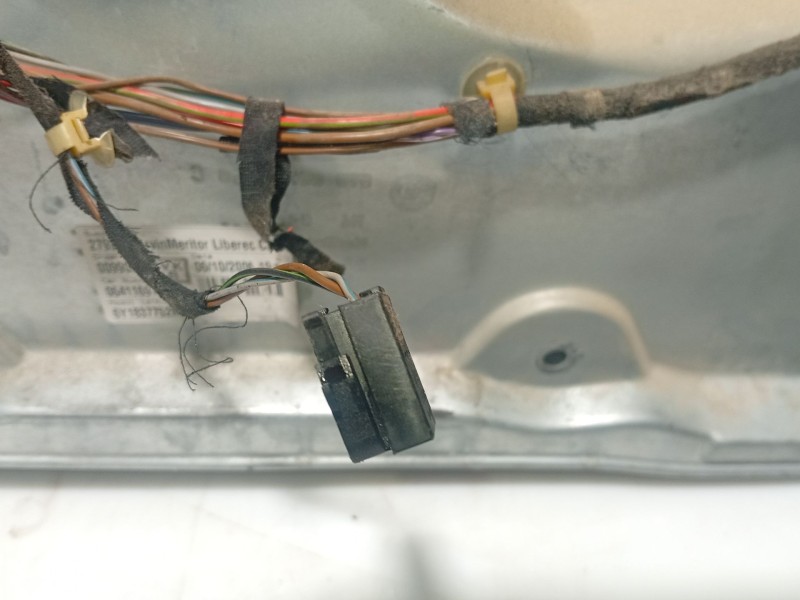 Recambio de elevalunas delantero derecho para skoda fabia i (6y2) 1.2 referencia OEM IAM 6Y1837462  