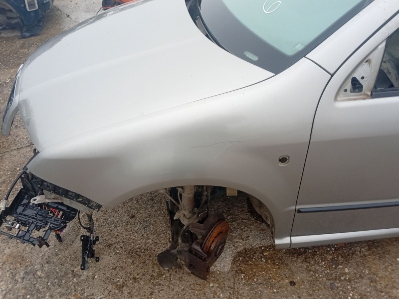 Recambio de aleta delantera izquierda para skoda fabia i (6y2) 1.2 referencia OEM IAM 6Y0821101A  