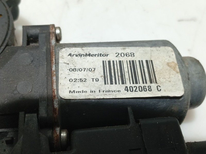 Recambio de motor elevalunas delantero derecho para renault modus referencia OEM IAM   