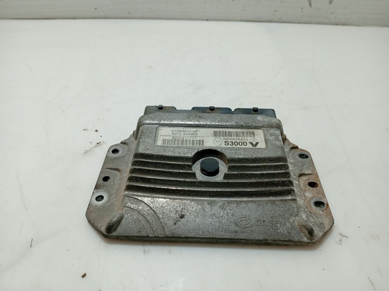 Recambio de centralita motor uce para renault modus referencia OEM IAM   