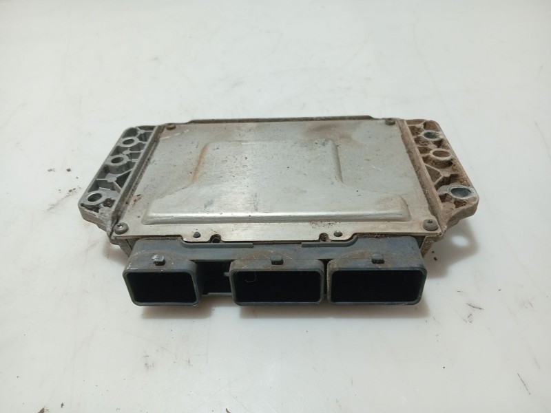 Recambio de centralita motor uce para renault modus referencia OEM IAM   