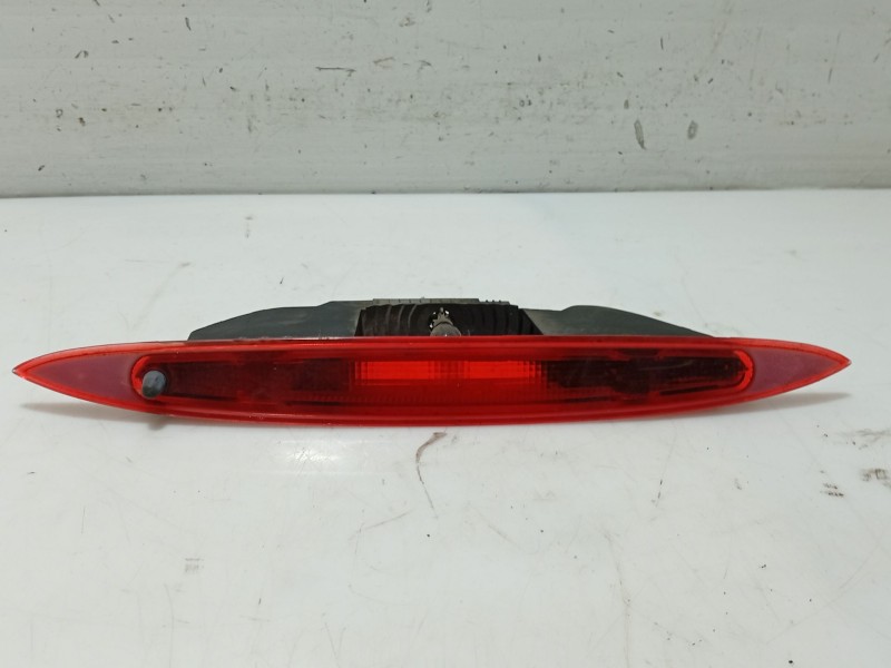 Recambio de luz central de freno para renault modus referencia OEM IAM   