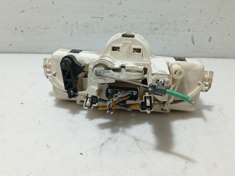 Recambio de mando calefaccion / aire acondicionado para renault modus referencia OEM IAM   