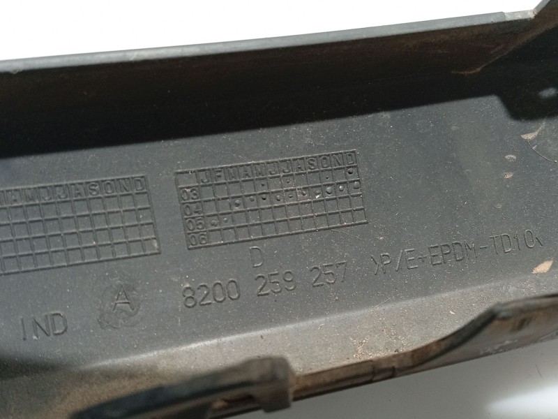 Recambio de moldura para renault modus referencia OEM IAM   