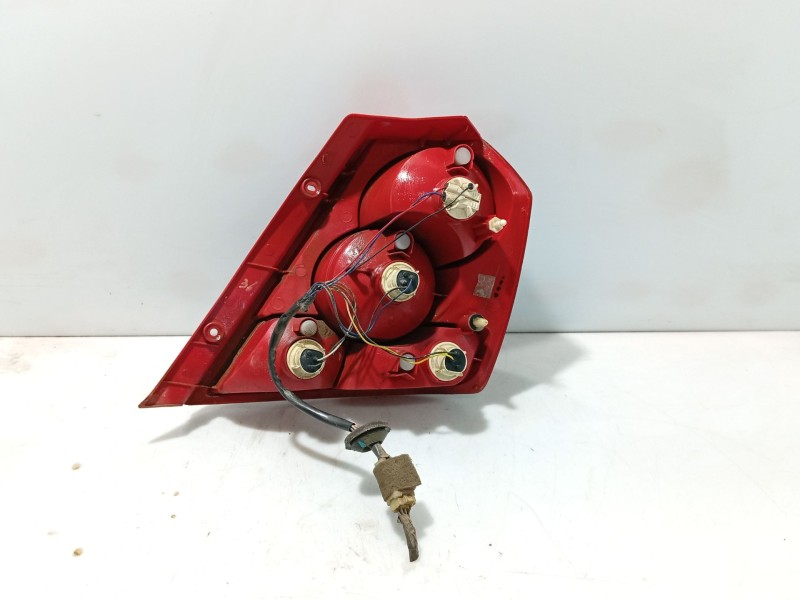 Recambio de piloto trasero izquierdo para chevrolet aveo / kalos hatchback (t200) 1.4 referencia OEM IAM 96540268  