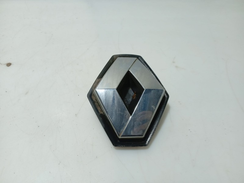 Recambio de emblema para renault modus referencia OEM IAM   