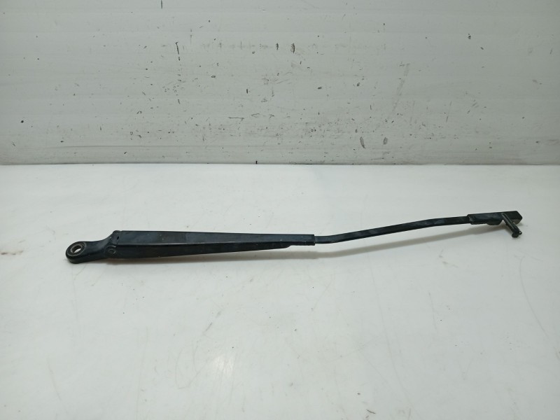 Recambio de brazo limpia delantero izquierdo para renault modus referencia OEM IAM   