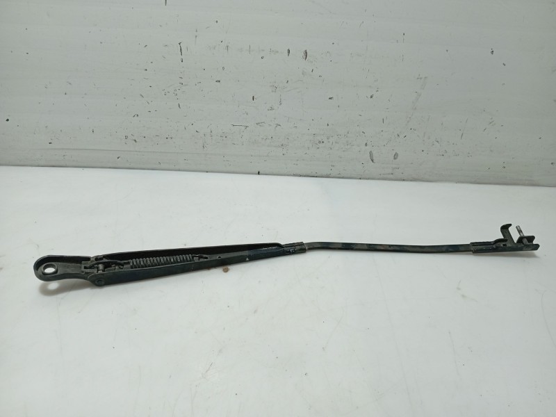 Recambio de brazo limpia delantero izquierdo para renault modus referencia OEM IAM   