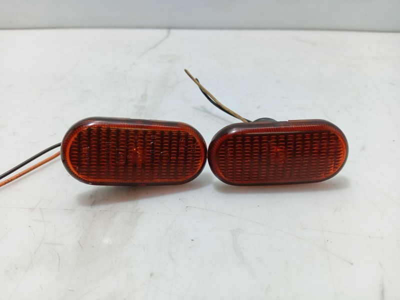 Recambio de piloto lateral delantero izquierdo para renault scénic i monospace (ja0/1_, fa0_) 1.9 dti (ja0n) referencia OEM IAM 