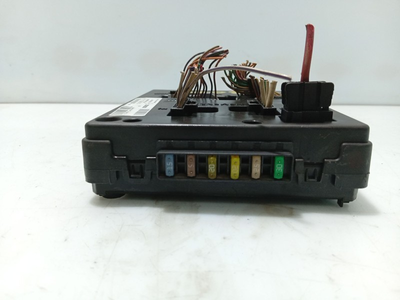 Recambio de caja reles / fusibles para renault scénic i monospace (ja0/1_, fa0_) 1.9 dti (ja0n) referencia OEM IAM 7703397981  