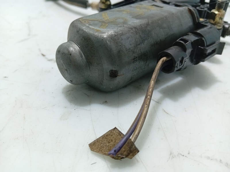 Recambio de elevalunas trasero derecho para renault scénic i monospace (ja0/1_, fa0_) 1.9 dti (ja0n) referencia OEM IAM 77008385