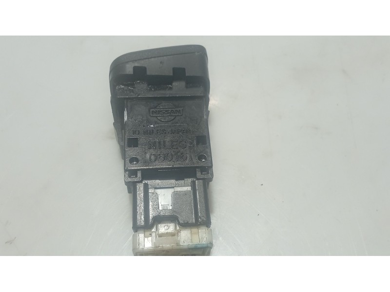 Recambio de warning para nissan almera ii hatchback (n16) 2.2 di referencia OEM IAM 06016  