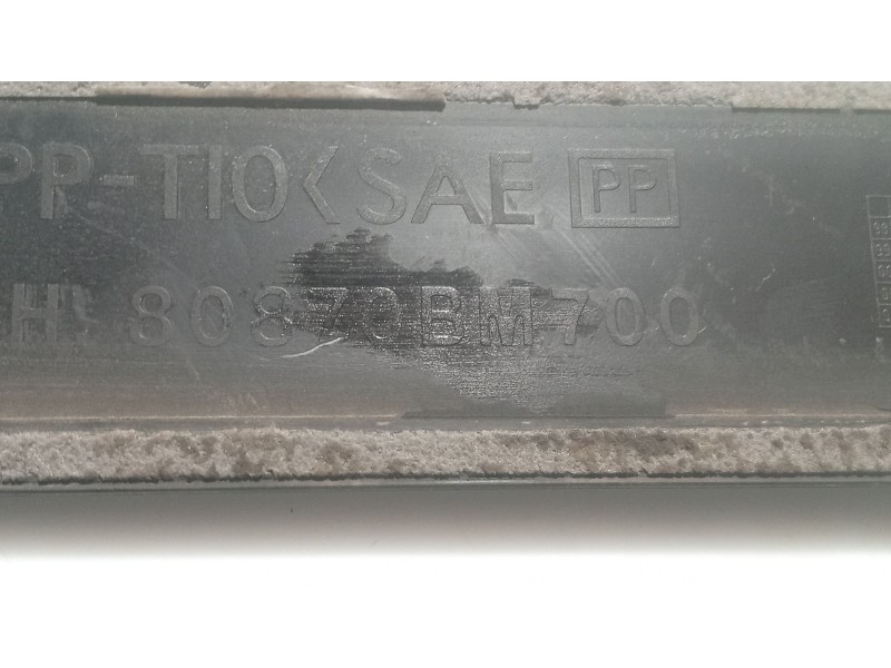 Recambio de moldura para nissan almera ii hatchback (n16) 2.2 di referencia OEM IAM 80870BM7  