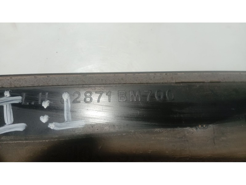 Recambio de moldura para nissan almera ii hatchback (n16) 2.2 di referencia OEM IAM 82871BM700  
