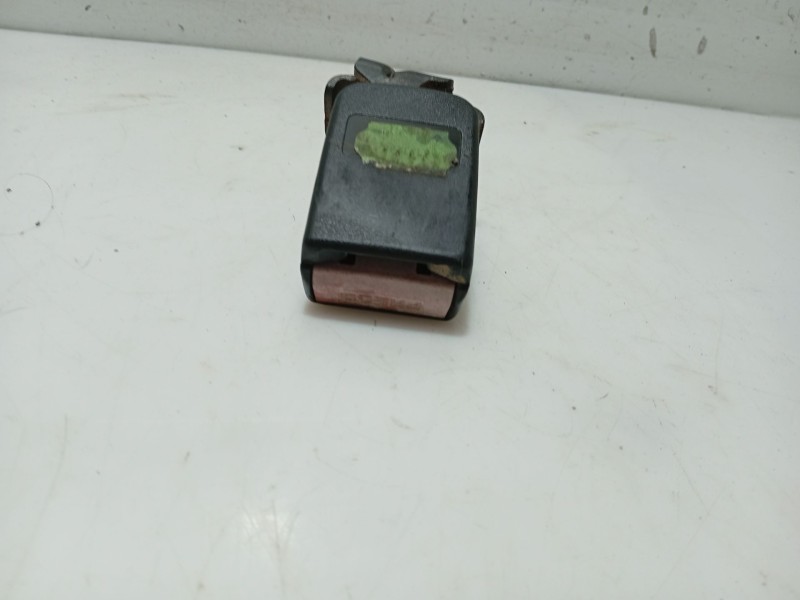 Recambio de anclaje cinturon trasero derecho para renault megane ii coupe/cabrio referencia OEM IAM   