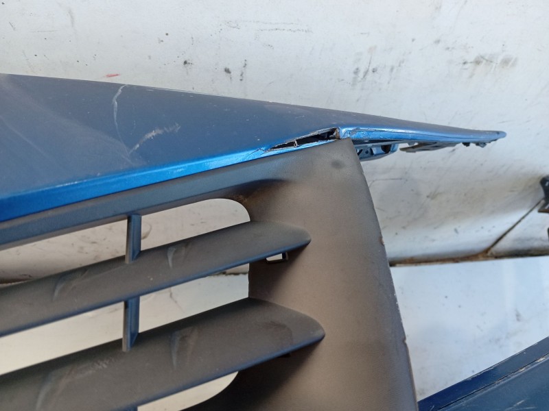 Recambio de paragolpes delantero para renault megane ii coupe/cabrio referencia OEM IAM 7701474484  