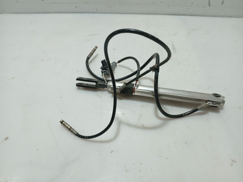 Recambio de amortiguadores maletero / porton para renault megane ii coupe/cabrio referencia OEM IAM   