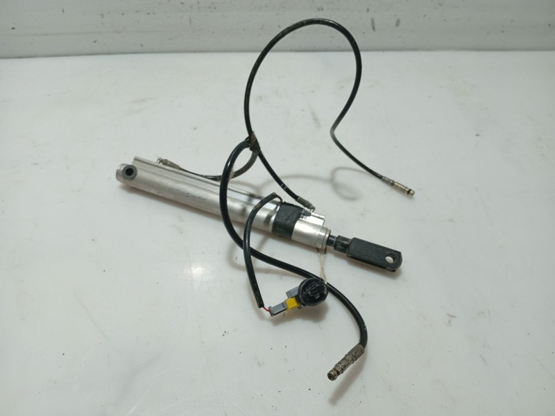 Recambio de amortiguadores maletero / porton para renault megane ii coupe/cabrio referencia OEM IAM   