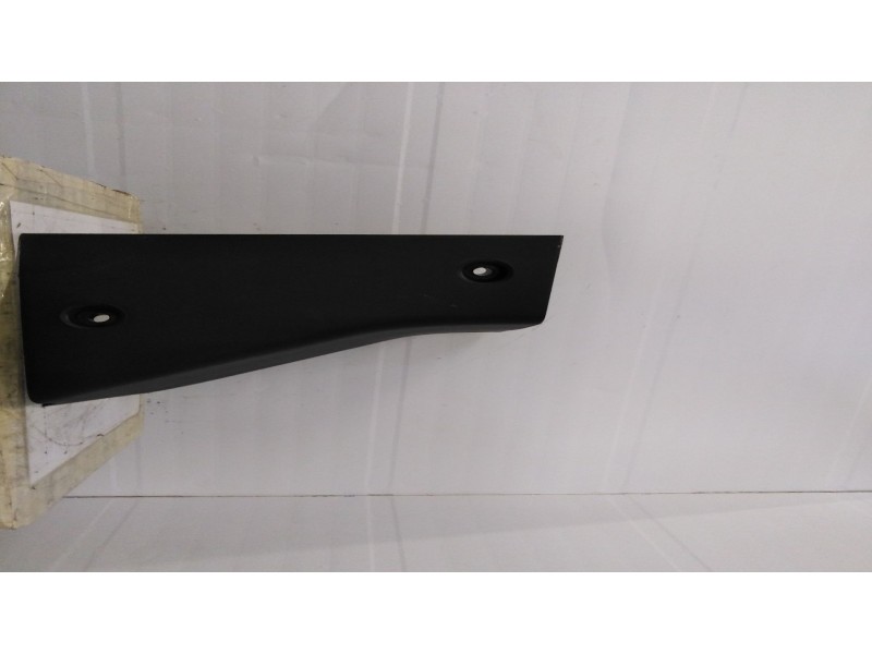 Recambio de moldura pilar derecho para  referencia OEM IAM 1607149680  