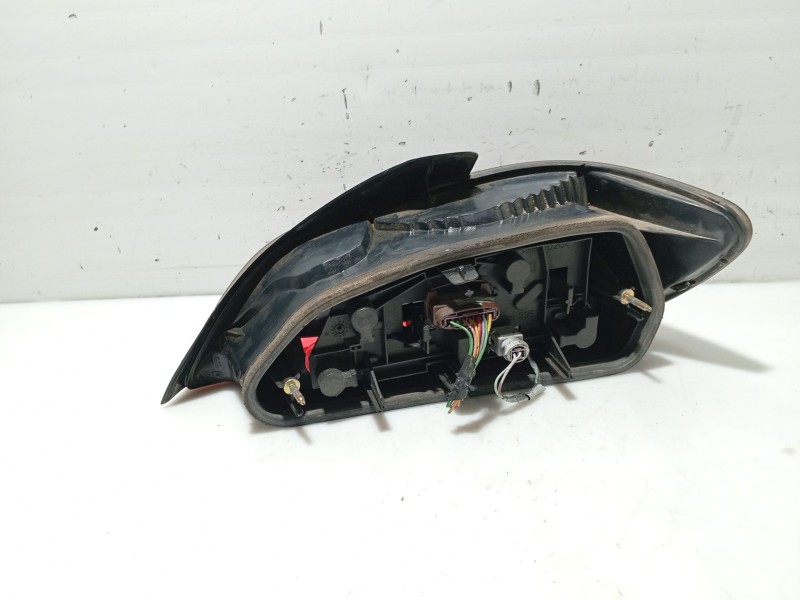 Recambio de piloto trasero izquierdo para peugeot 406 (8b) 2.0 16v referencia OEM IAM 6350E8  