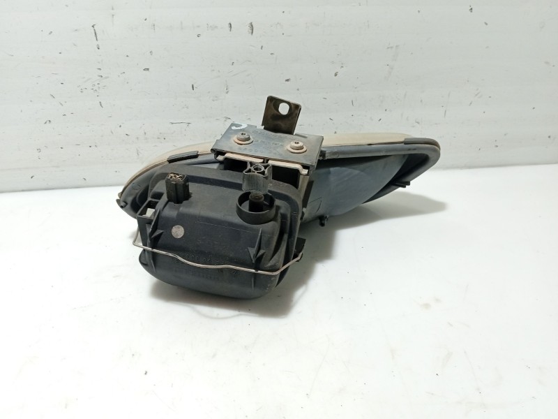 Recambio de faro antiniebla derecho para peugeot 406 (8b) 2.0 16v referencia OEM IAM 6205N3  