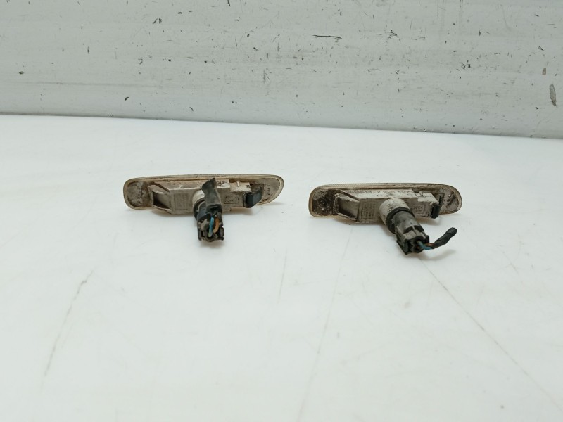 Recambio de piloto lateral izquierdo para bmw 3 (e46) 320 d referencia OEM IAM 63138370719  