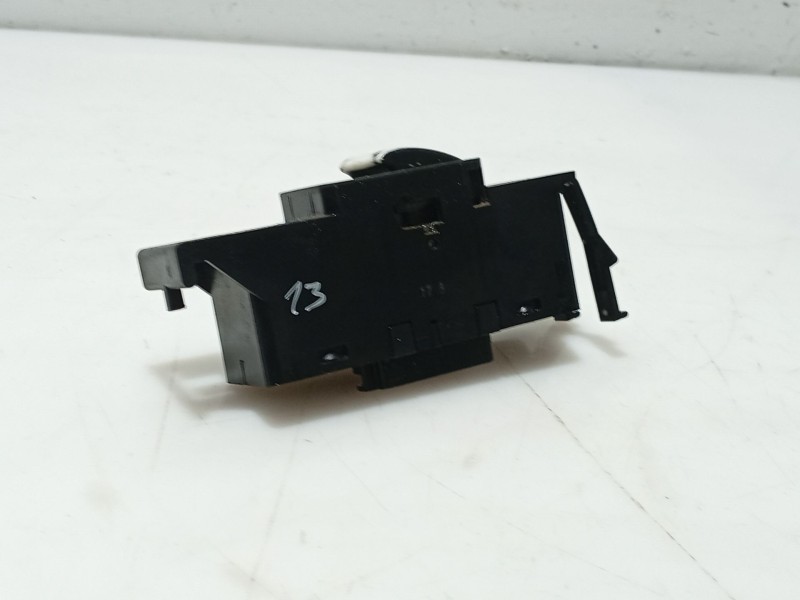 Recambio de mando elevalunas delantero derecho para bmw 3 (e46) 320 d referencia OEM IAM 61316902178  